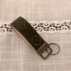 Repurposed Louis Vuitton
Flower Key Fob Rose Gold*Mother's Day*Graduation*Bday*